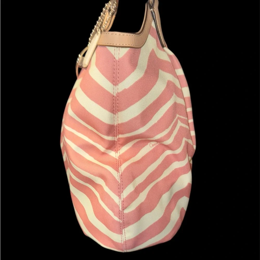 Coach Devin Signature Stripe Shoulder Tote Bag LIKE NEW - Picture 5 of 8